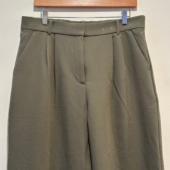Abercrombie Women's Pants sz 14 Short Pleated Front Green Pants - Picture 10 of 10